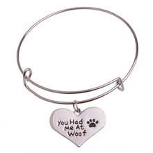 Load image into Gallery viewer, Bracelet / Bangle - Dog Tag Paw Footprint - Love Heart / Huella de pata de etiqueta de perro. Pulsera